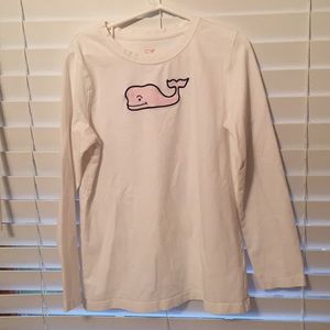 Vineyard vine tee